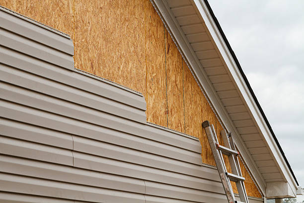 24/7 Emergency Vinyl Siding experts in Hildebran, NC